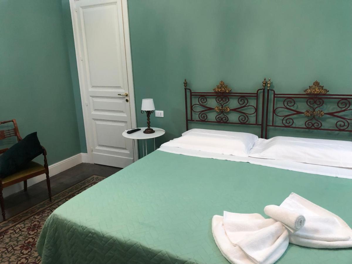 Palazzo Pastura B&B And Apartments Catania Exterior photo